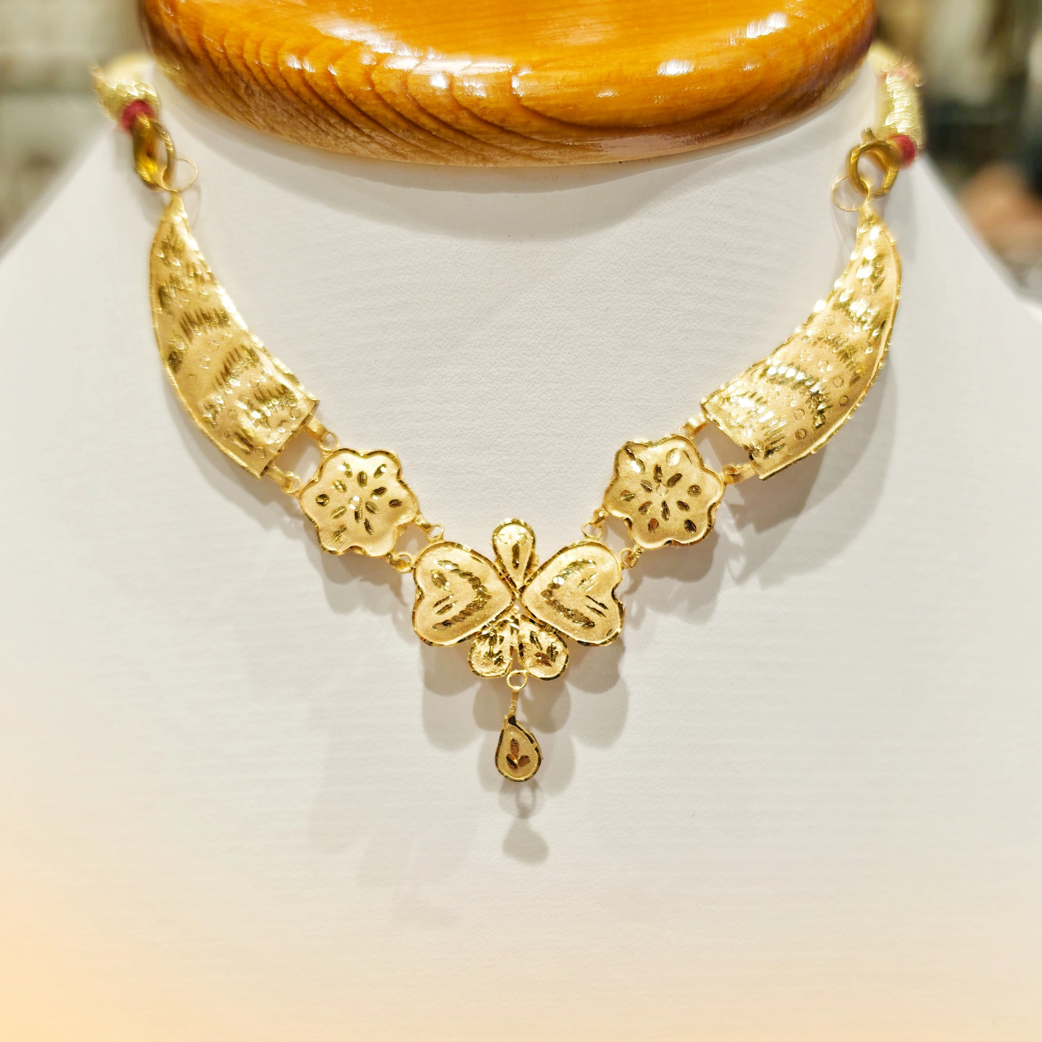 9KT NECKLACE