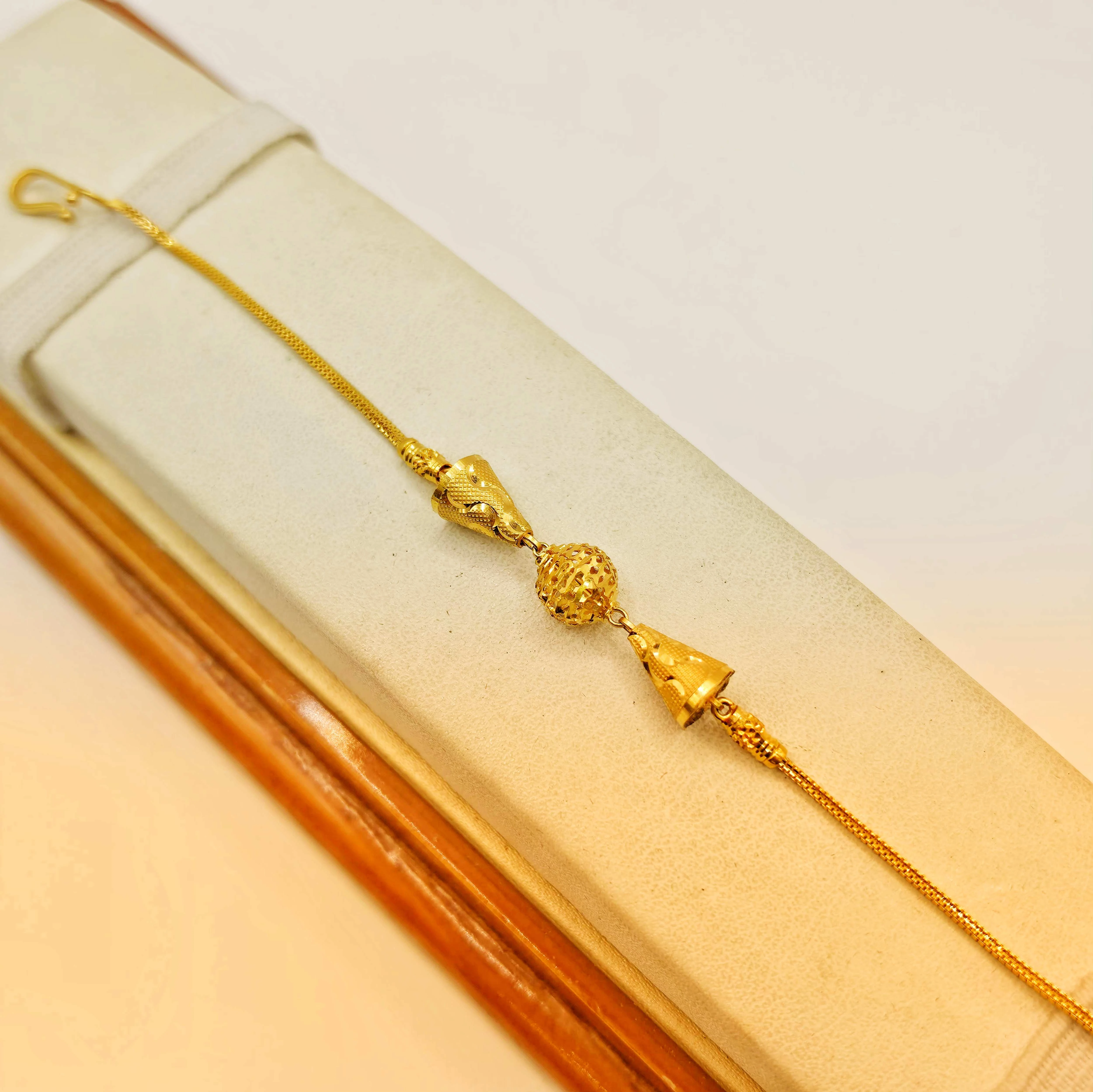 Elegant 22K (916) Gold Filigree Central Bead Chain Bracelet Elegant 22K (916) Gold Filigree Central Bead Chain Bracelet