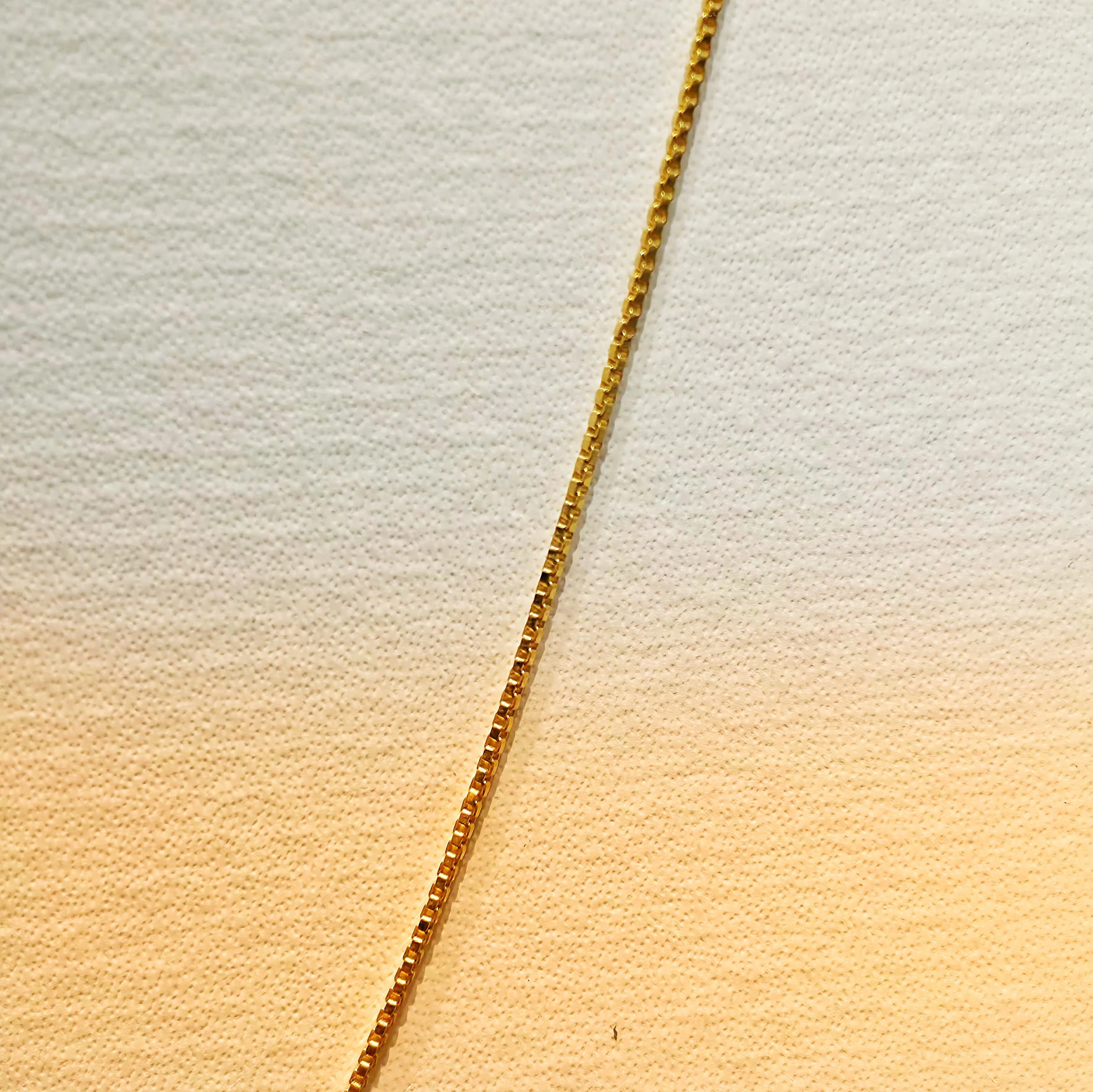 Sleek Gold Box Chain