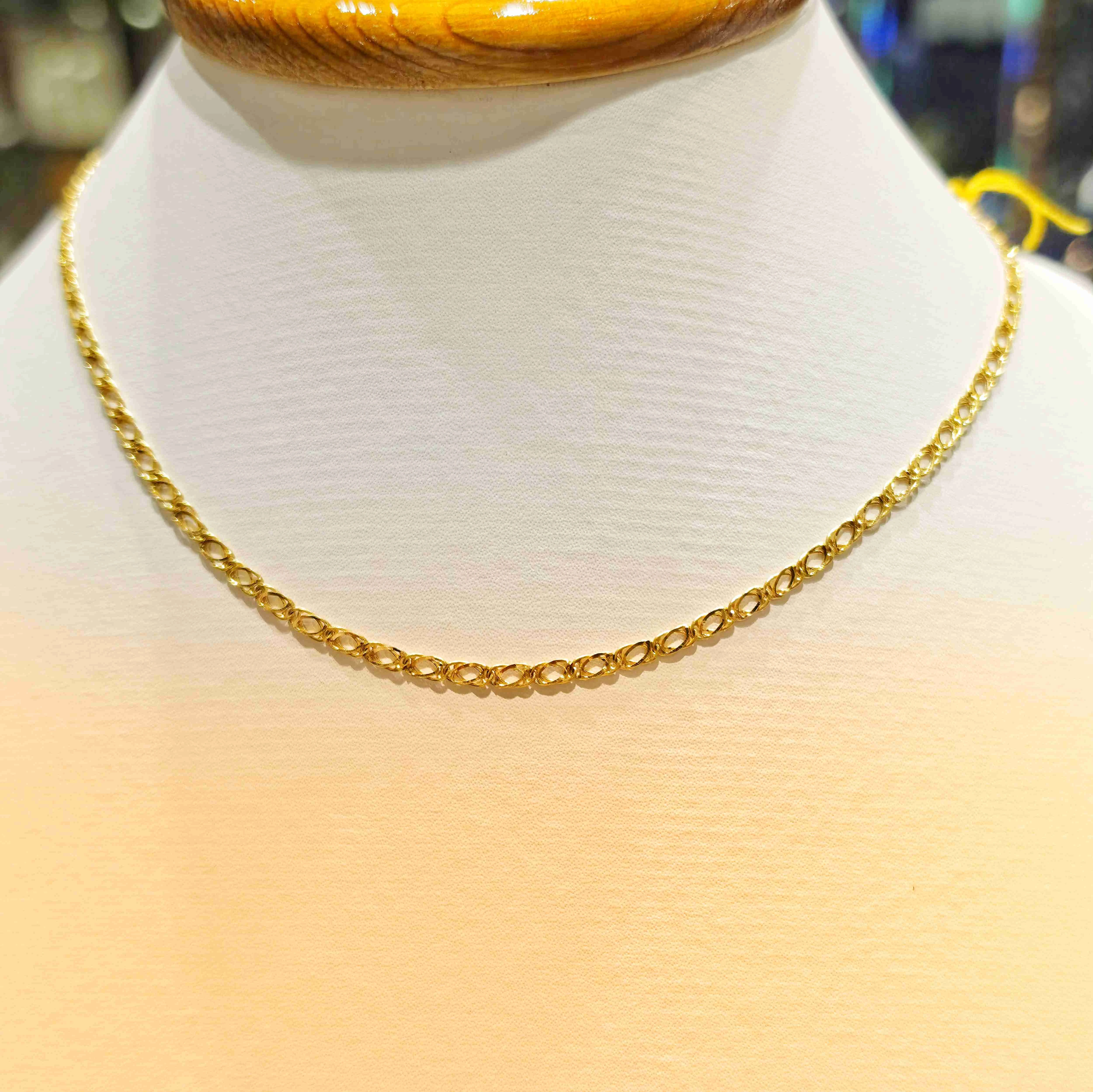 Exquisite Gold Pallabi Chain