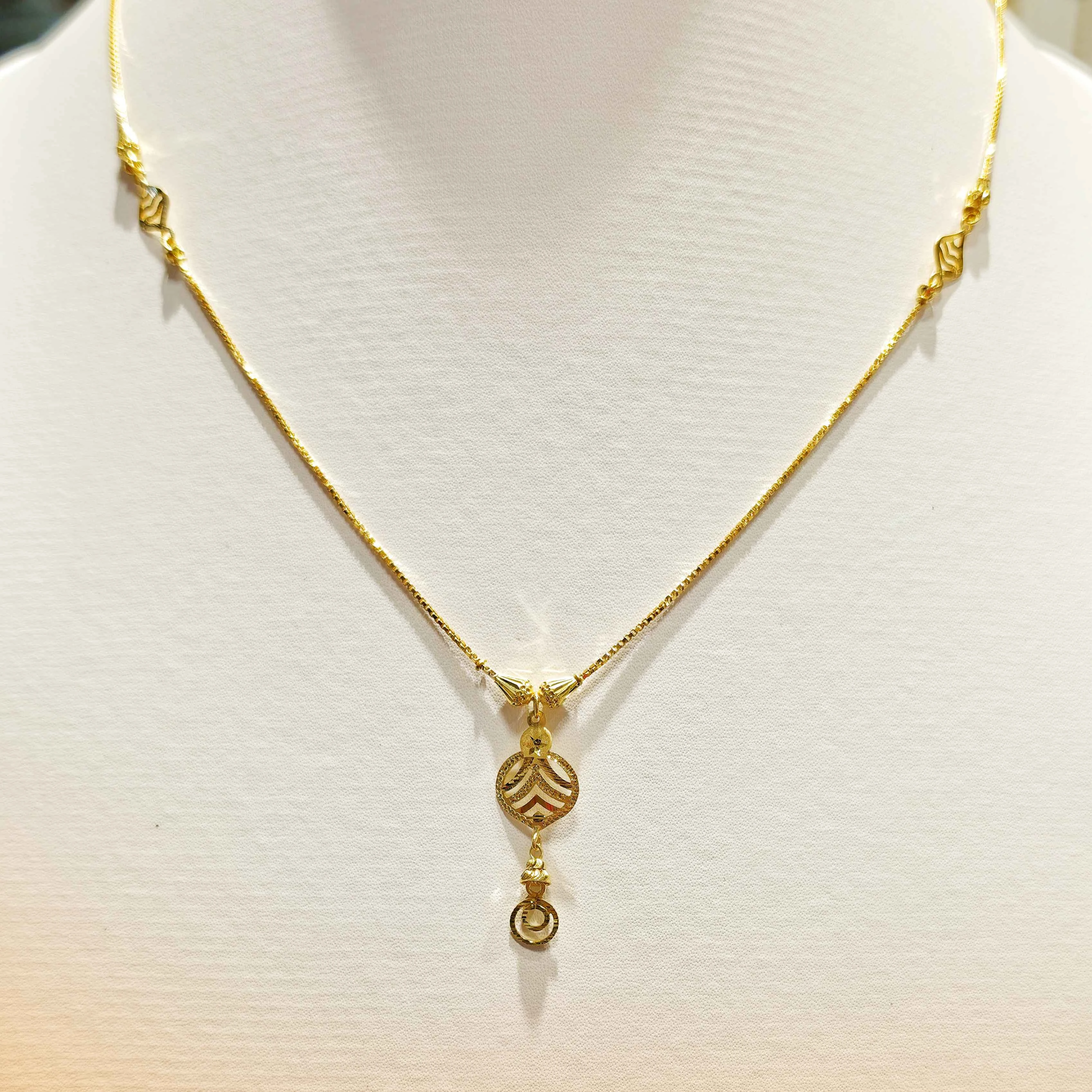 9KT DOKIA CHAIN