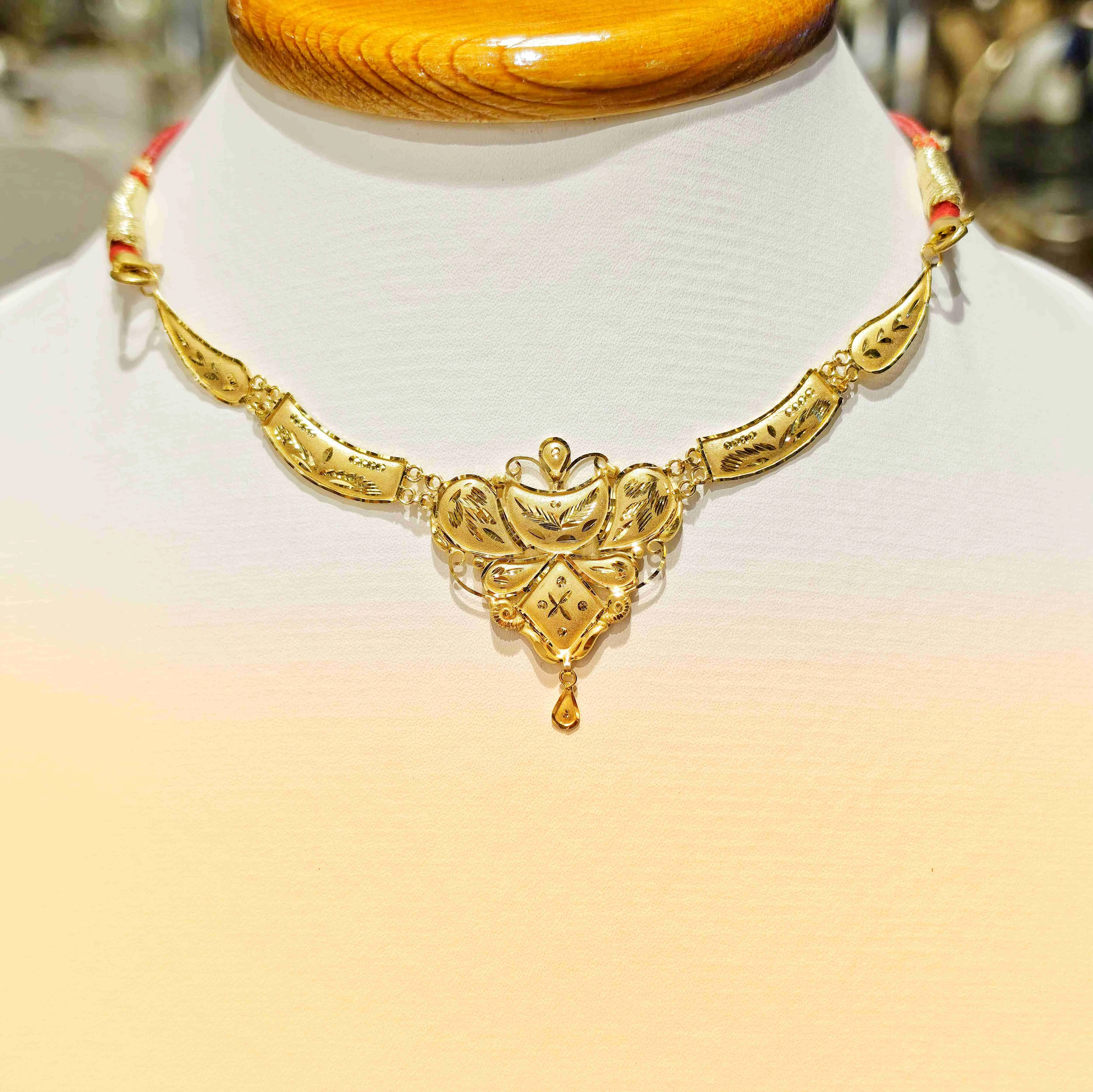 9KT NECKLACE