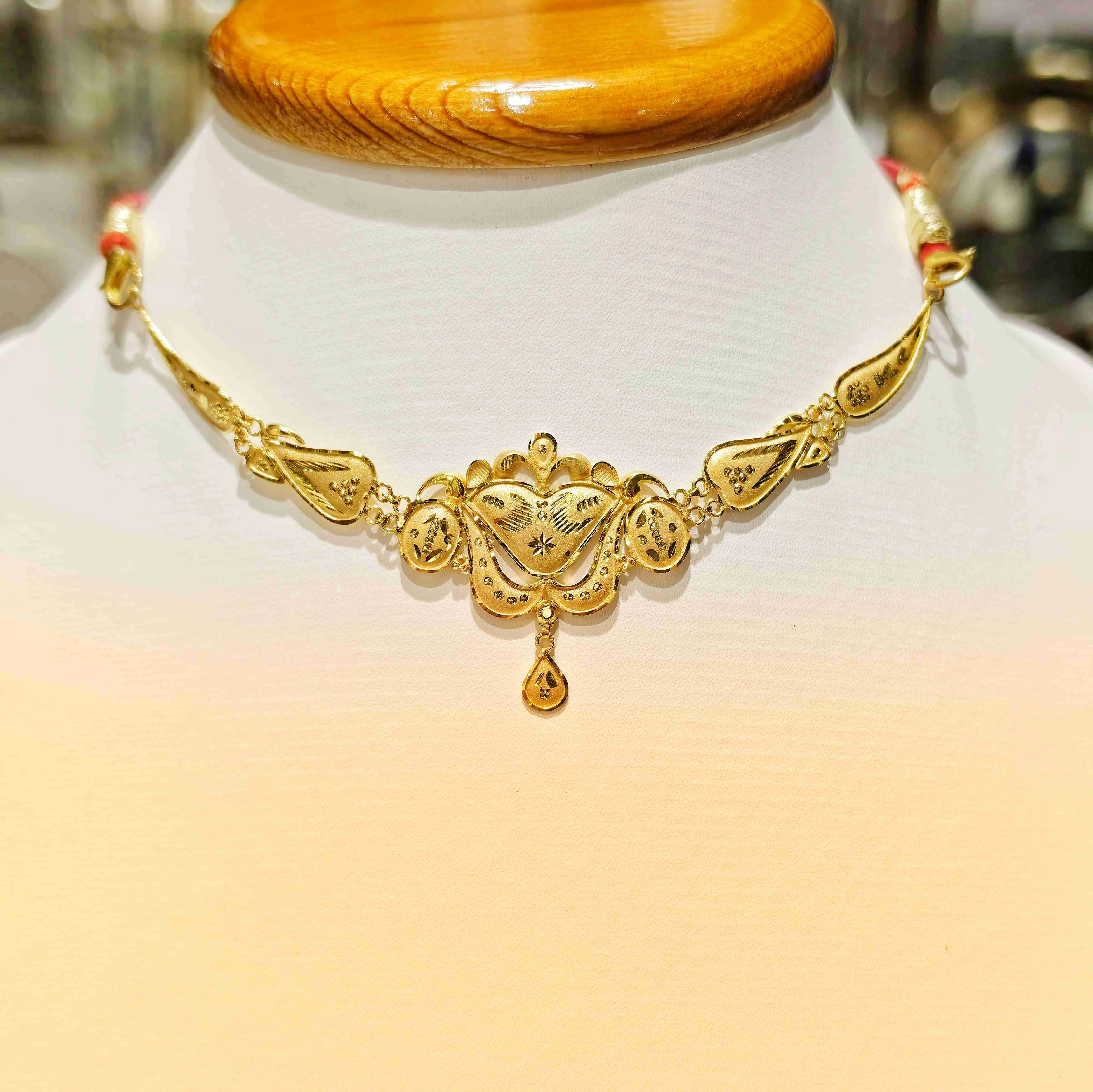 9KT NECKLACE